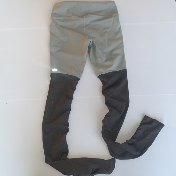 Alo Yoga Goddess Leggings Size Small Gray - Picture 5 of 9